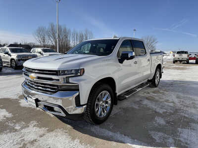 2020 Chevrolet 1500 Crew Cab, $28892. Photo 2
