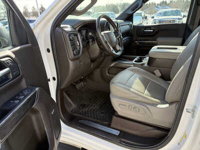 2020 Chevrolet 1500 Crew Cab, $28892. Photo 5