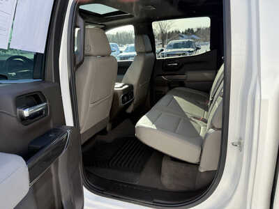 2020 Chevrolet 1500 Crew Cab, $28892. Photo 6