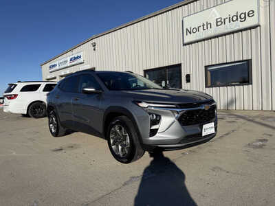 2025 Chevrolet Trax, $20850. Photo 1
