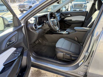 2025 Chevrolet Trax, $20850. Photo 5