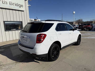 2017 Chevrolet Equinox, $10969. Photo 4