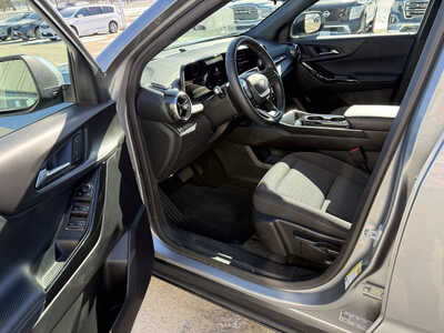 2025 Chevrolet Equinox, $26260. Photo 5