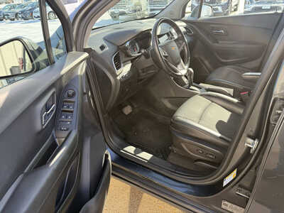 2019 Chevrolet Trax, $11392. Photo 5