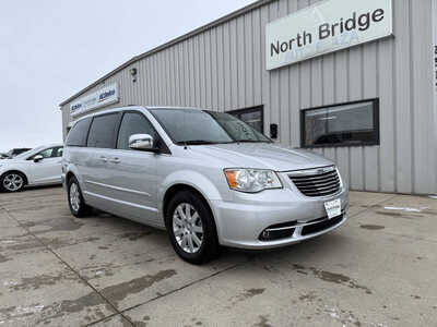 2011 Chrysler Town & Country, $6681. Photo 1