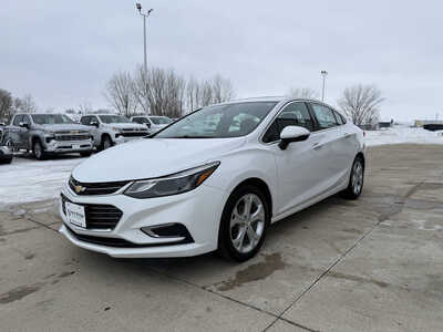 2017 Chevrolet Cruze, $11860. Photo 2