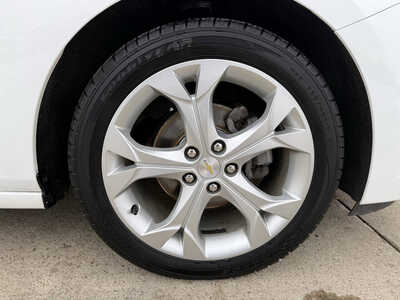 2017 Chevrolet Cruze, $11860. Photo 10