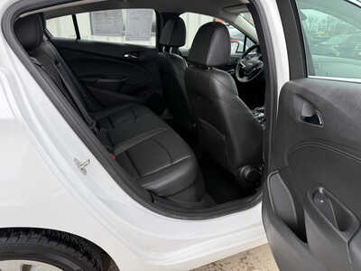 2017 Chevrolet Cruze, $11860. Photo 12