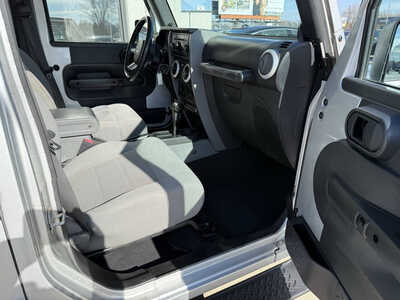 2008 Jeep Wrangler Unlimited, $8451. Photo 11