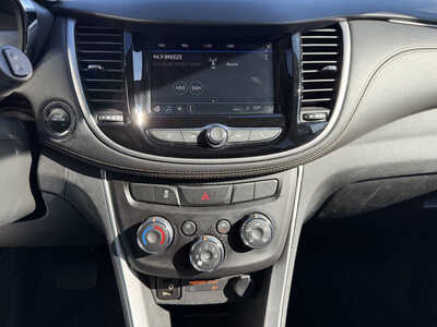 2018 Chevrolet Trax, $10874. Photo 8