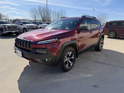 2014 Jeep Cherokee, $9588. Photo 2