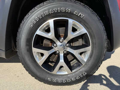 2014 Jeep Cherokee, $9588. Photo 10