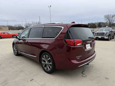 2017 Chrysler Pacifica, $16495. Photo 3
