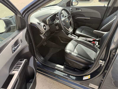 2020 Chevrolet Sonic, $11284. Photo 5