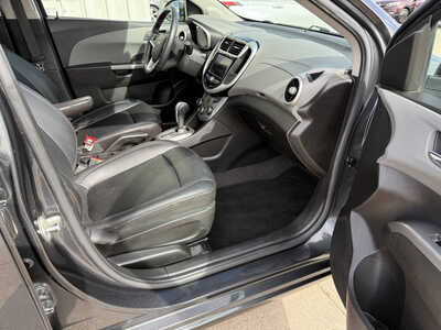 2020 Chevrolet Sonic, $11284. Photo 11