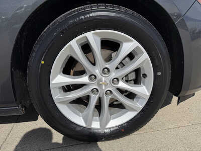 2016 Chevrolet Malibu, $11437. Photo 10