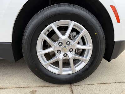 2022 Chevrolet Equinox, $22852. Photo 10