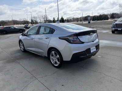 2017 Chevrolet Volt, $10878. Photo 3
