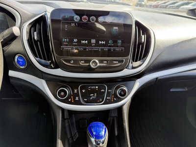 2017 Chevrolet Volt, $10878. Photo 8