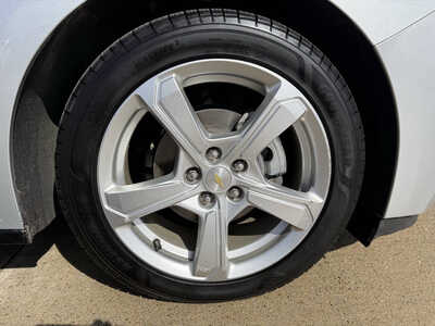 2017 Chevrolet Volt, $10878. Photo 10