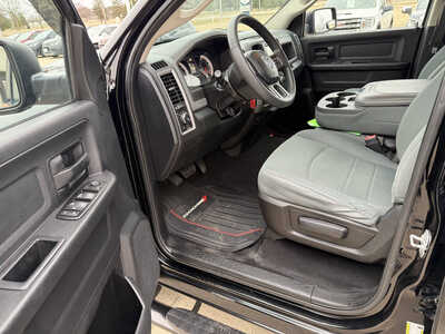 2014 RAM 1500 Ext Cab, $9990. Photo 5