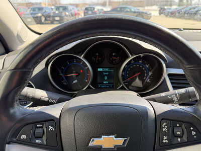 2016 Chevrolet Cruze, $8785. Photo 7