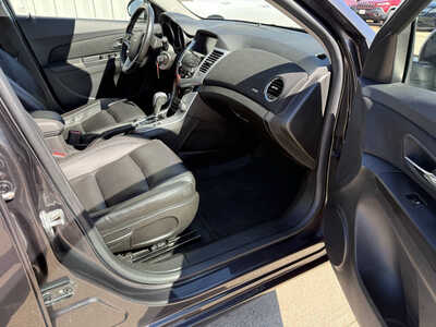 2016 Chevrolet Cruze, $8785. Photo 11