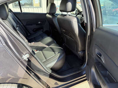 2016 Chevrolet Cruze, $8785. Photo 12