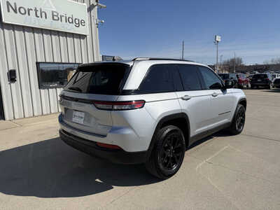 2025 Jeep Grand Cherokee, $34992. Photo 4