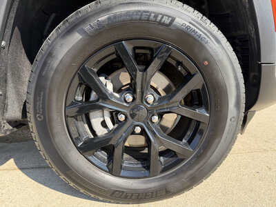 2025 Jeep Grand Cherokee, $34992. Photo 10