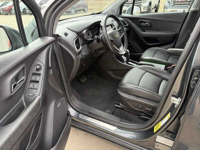 2020 Chevrolet Trax, $16491. Photo 5