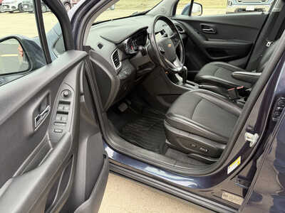 2019 Chevrolet Trax, $10868. Photo 5