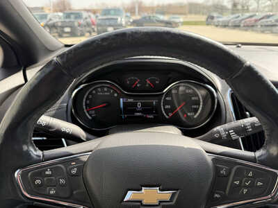 2017 Chevrolet Cruze, $11416. Photo 7