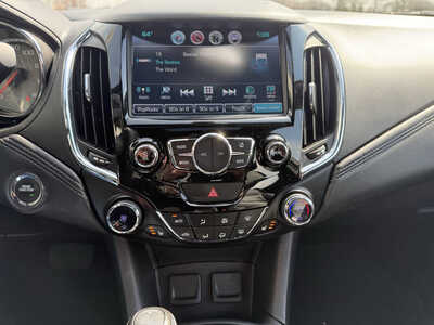 2017 Chevrolet Cruze, $11416. Photo 8