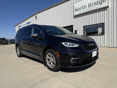 2021 Chrysler Pacifica, $26456. Photo 1