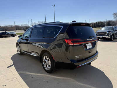 2021 Chrysler Pacifica, $26456. Photo 3