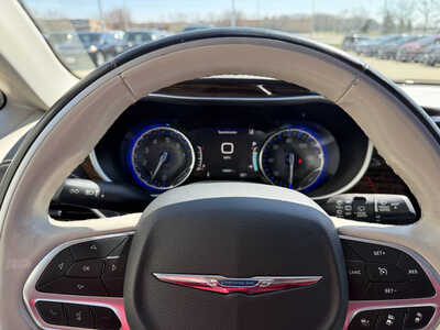 2021 Chrysler Pacifica, $26456. Photo 8