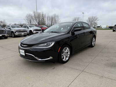 2016 Chrysler 200, $9985. Photo 2