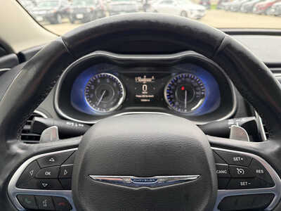 2016 Chrysler 200, $9985. Photo 7