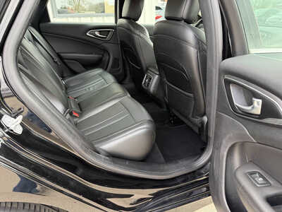 2016 Chrysler 200, $9985. Photo 12