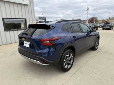 2024 Chevrolet Trax, $19850. Photo 4