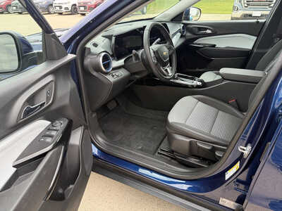 2024 Chevrolet Trax, $19850. Photo 5