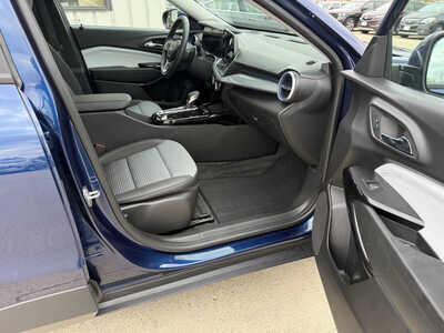 2024 Chevrolet Trax, $19850. Photo 11