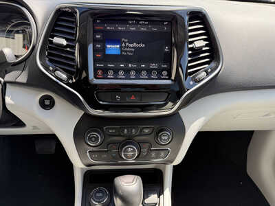 2020 Jeep Cherokee, $17858. Photo 8