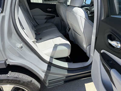 2020 Jeep Cherokee, $17858. Photo 12