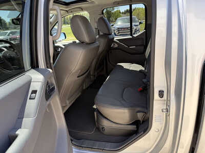 2019 Nissan Frontier, $21966. Photo 6