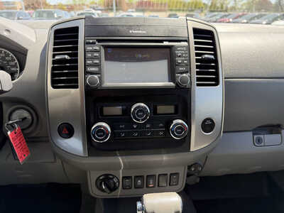 2019 Nissan Frontier, $21966. Photo 8