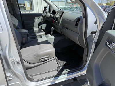 2019 Nissan Frontier, $21966. Photo 11