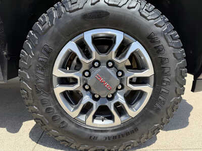 2024 GMC 3500 Crew Cab, $49457. Photo 10