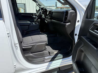 2024 GMC 3500 Crew Cab, $49457. Photo 11